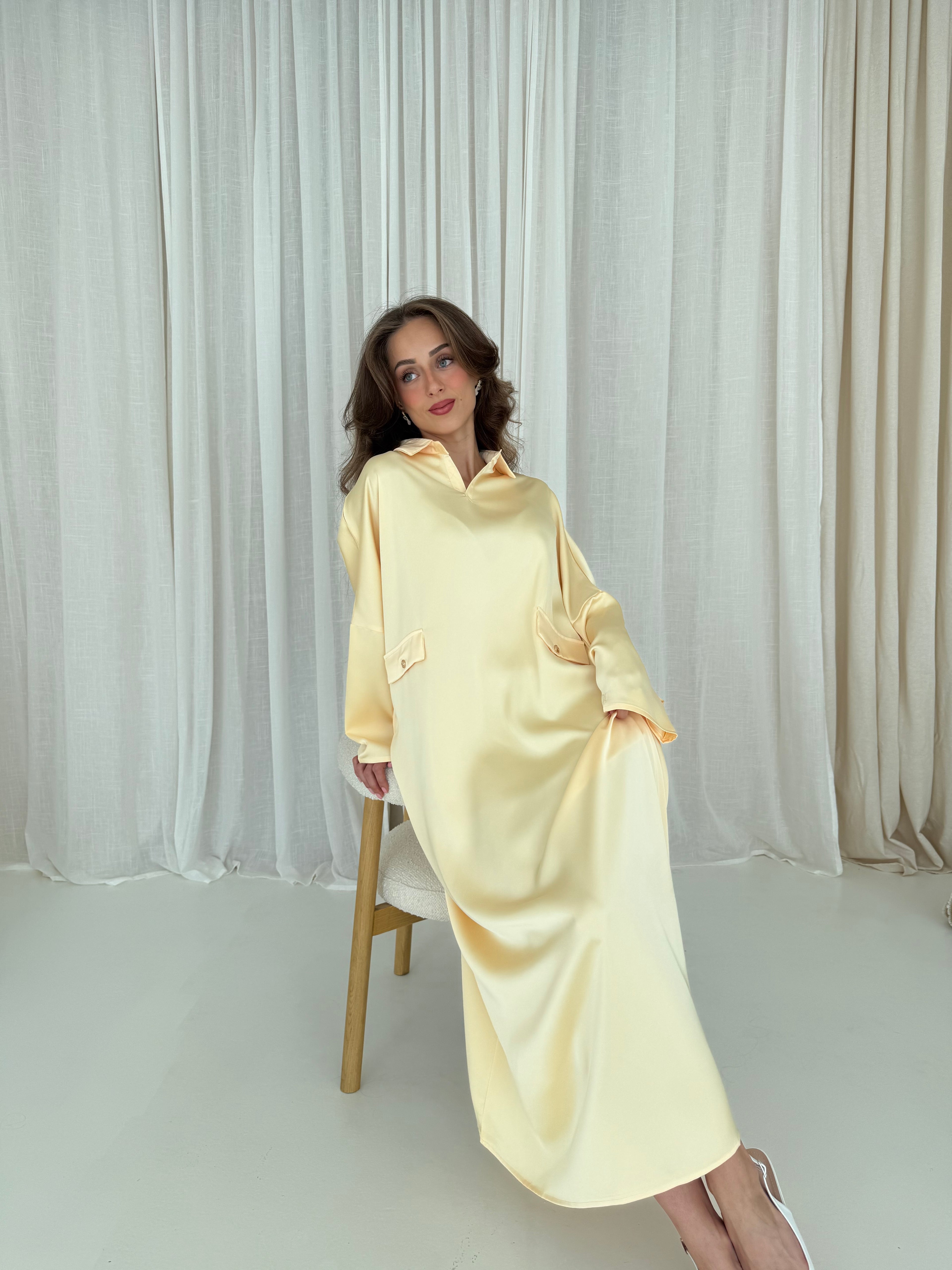 Dress : Butter yellow